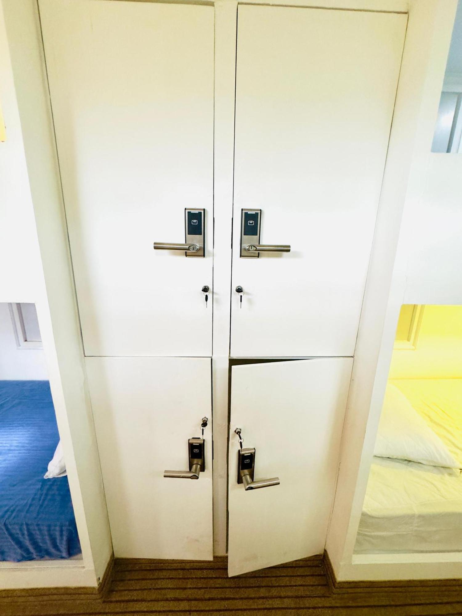 Traveler'S Haven Hostel At Colombo Intl Airport 卡图纳耶克 外观 照片