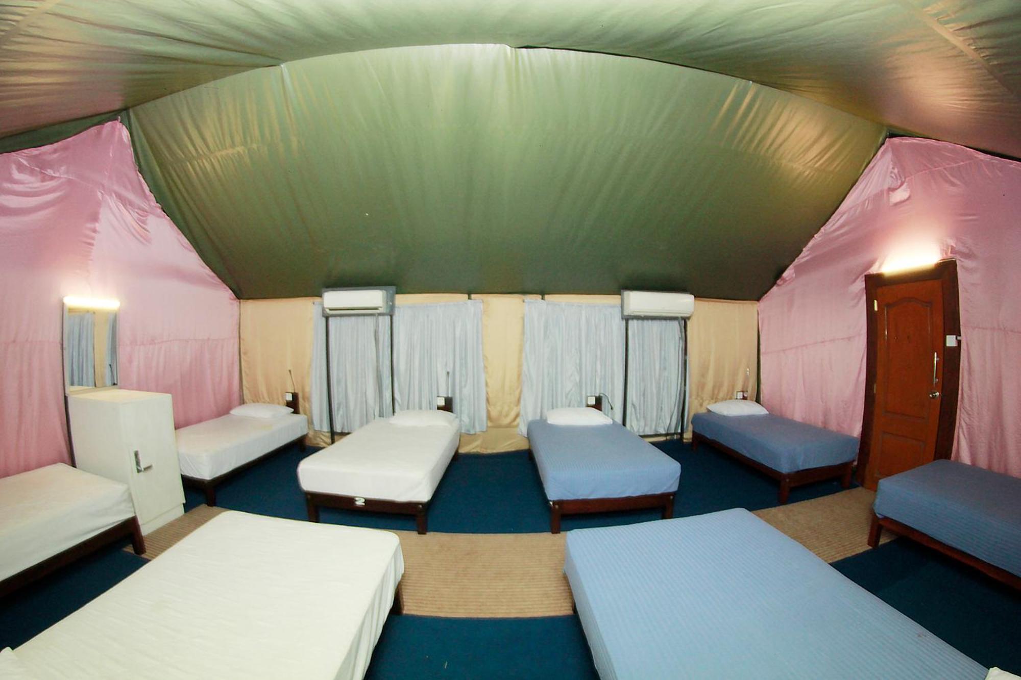 Traveler'S Haven Hostel At Colombo Intl Airport 卡图纳耶克 外观 照片