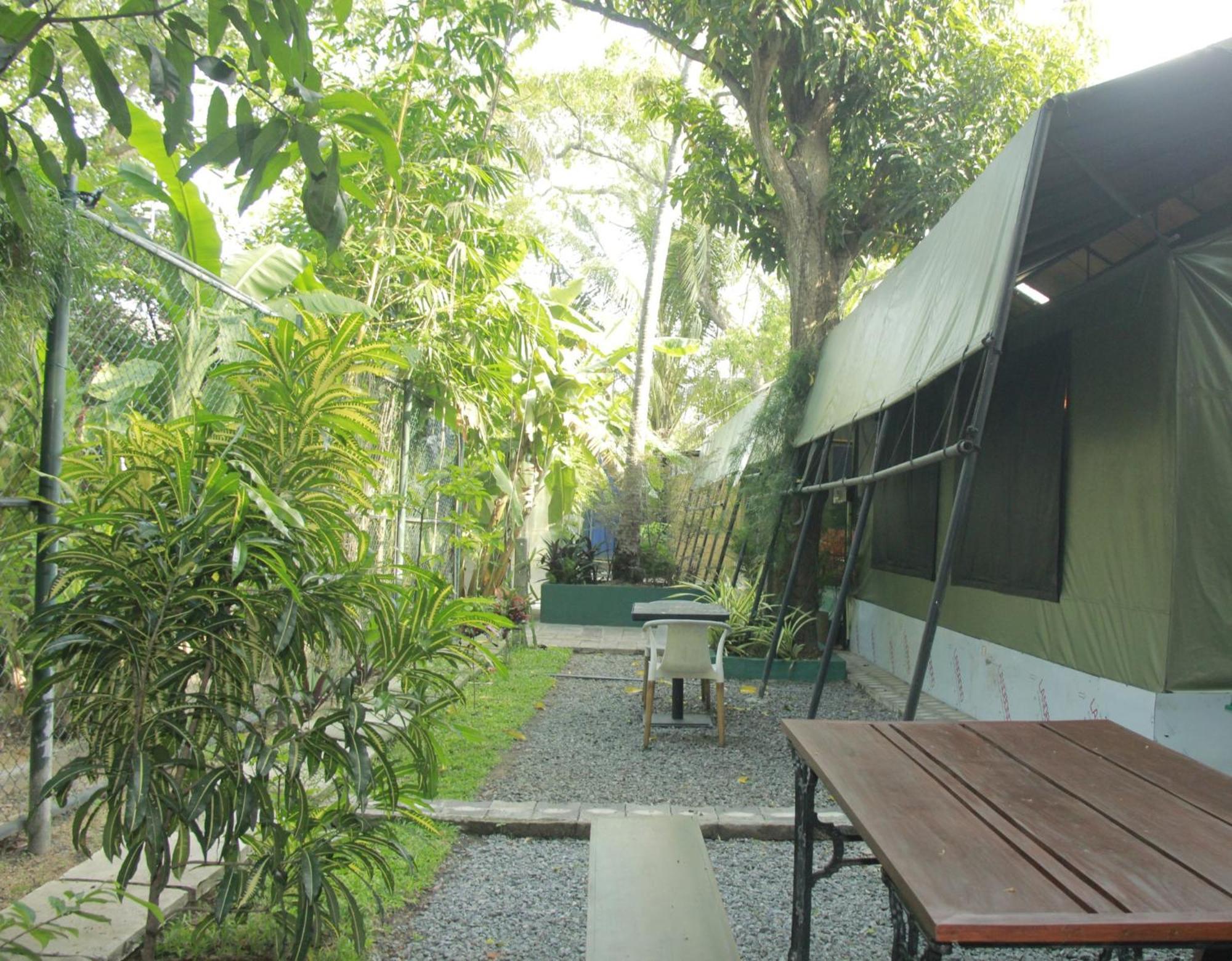Traveler'S Haven Hostel At Colombo Intl Airport 卡图纳耶克 外观 照片